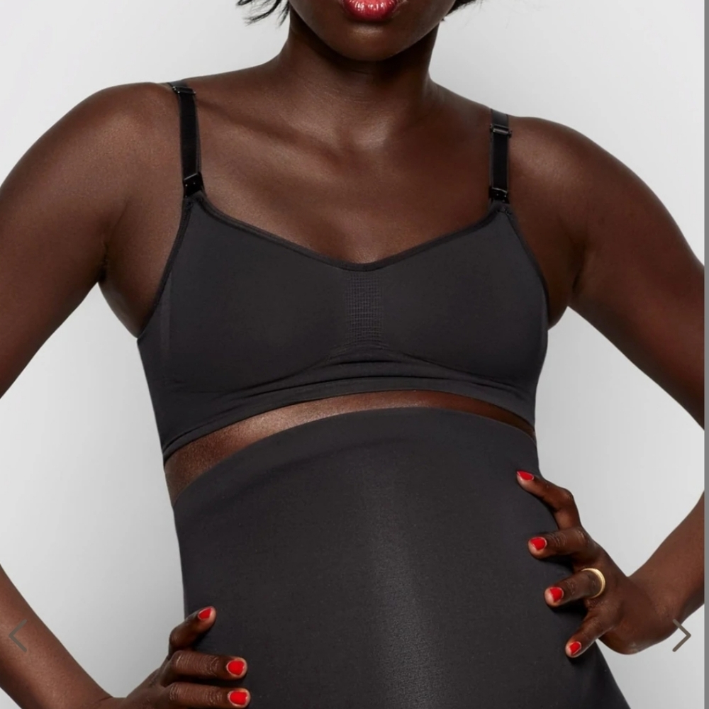 SKIMS Black Maternity Nursing Sculpting Bra